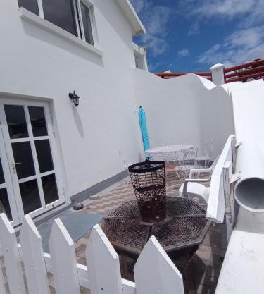 Lovely 2-Bedroom Accommodation in Paradise Beach