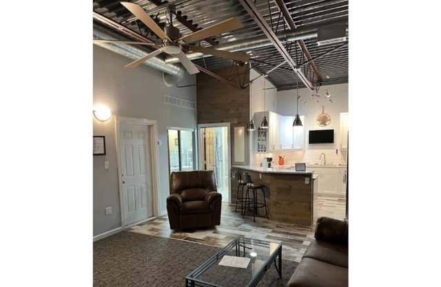Lovely 2 Bedroom apartment, free parking