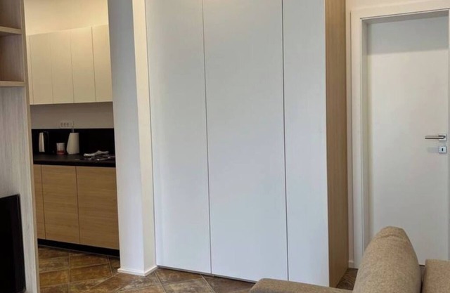 Lovely 2-bedroom apartment with terrace & parking