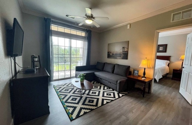 Lovely 2 Bedroom Condo near Disney and Attractions n