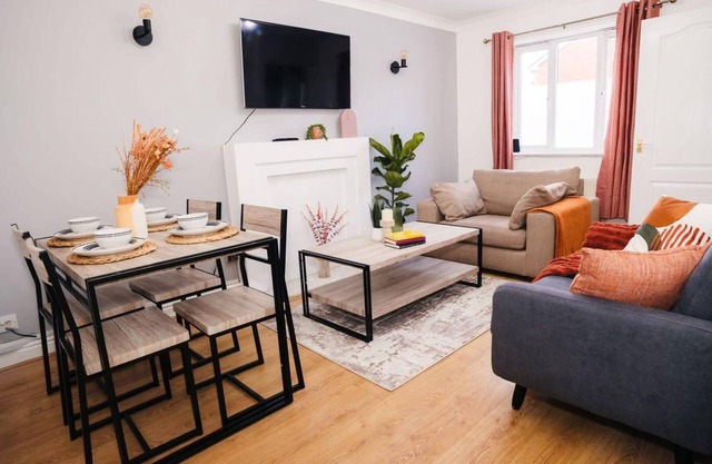 Lovely 2Bedroom Home in Haydock with Free Parking