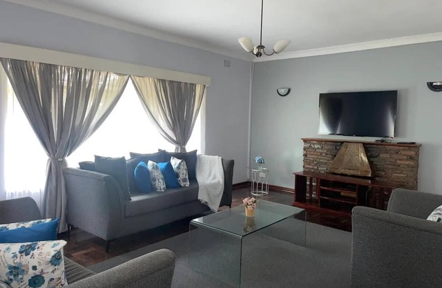 Lovely 3 bed in Mount Pleasant - 2153