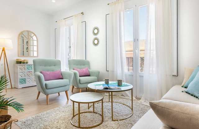 Lovely 3-bedroom apartment near Alameda. Juan Rabadan I