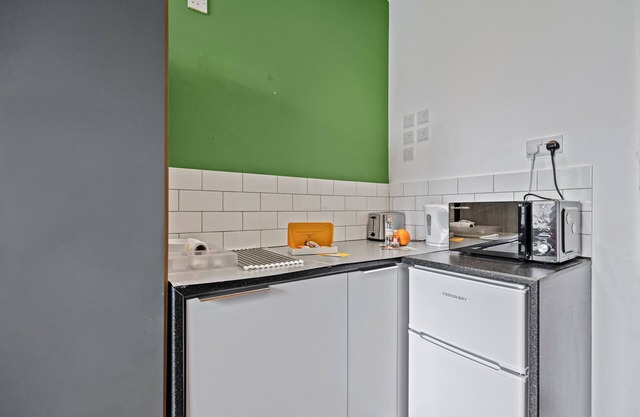 Lovely 5 Bed Apartment in Central London Sleeps 9