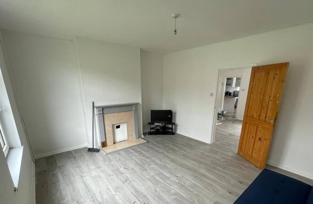 Lovely and bright 2 bed house