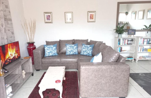 Lovely and spacious 1 bedroom unit