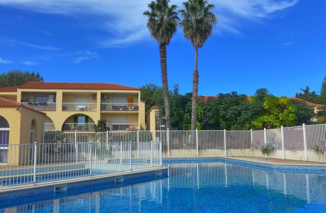 Lovely apartment for 4 guests with WIFI, A/C, pool, TV, terrace and pets allowed
