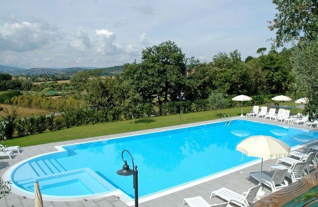 Lovely apartment in villa for 8 people with A/C, pool, WIFI, TV, patio and parking