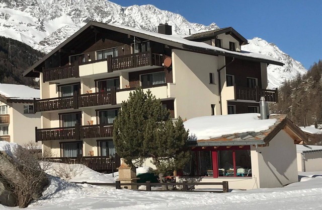 Lovely apartment for 2 people with WIFI, TV and balcony