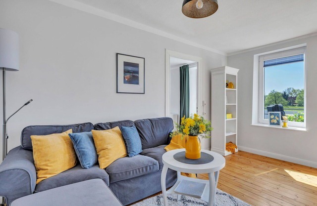 Lovely apartment for 2 guests with WIFI, TV, balcony and parking