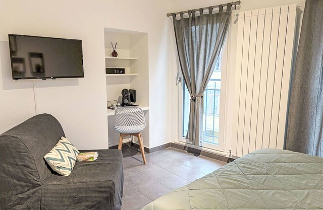 Lovely apartment for 3 people with TV, balcony, pets allowed and parking