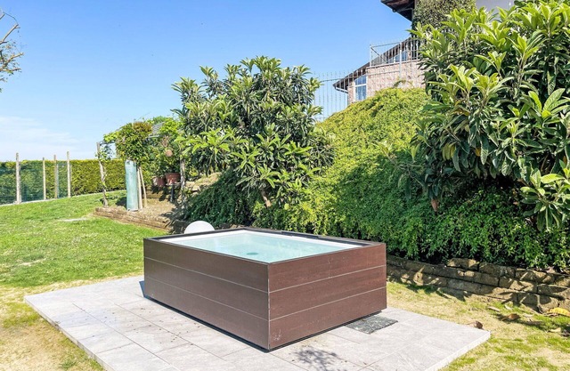 Lovely apartment for 6 people with A/C, pool, WIFI, TV, terrace, pets allowed and panoramic view