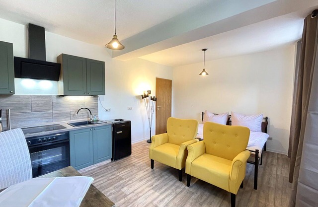 Lovely apartment for 2 guests with WIFI, TV, pets allowed and parking