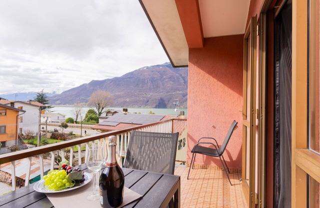 Lovely apartment for 5 people with WIFI, TV, balcony and pets allowed