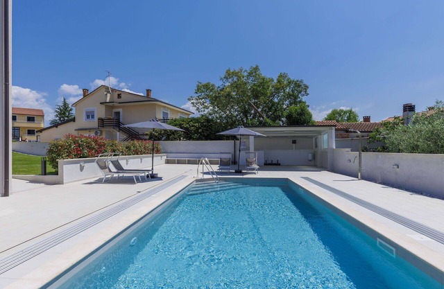 Lovely apartment for 6 people with A/C, WIFI, pool, TV, terrace and parking
