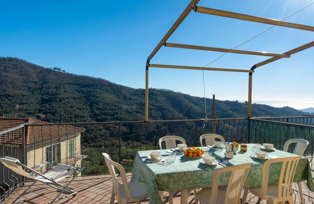 Lovely apartment for 7 people with WIFI, TV, terrace, pets allowed and parking