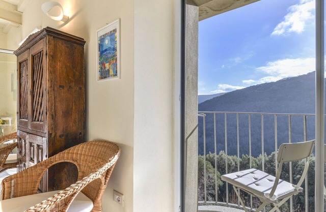 Lovely apartment for 2 guests with WIFI, A/C, balcony and pets allowed