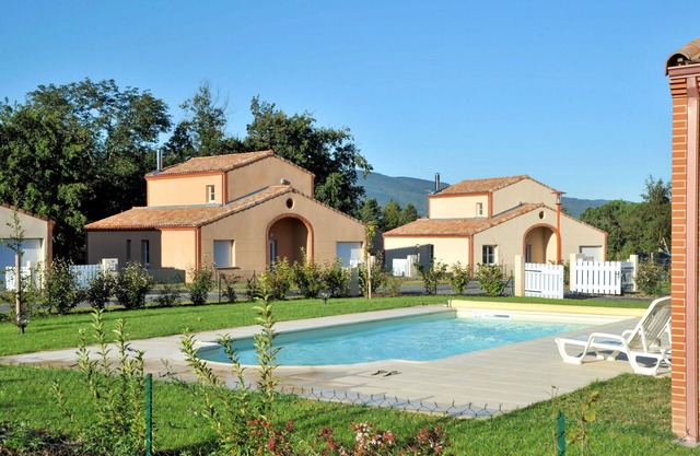 Lovely apartment in villa for 8 guests with private pool, TV, terrace and pets allowed