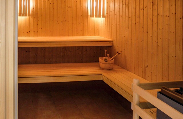 Lovely apartment in villa for 6 people with WIFI, pool, TV, terrace and pets allowed