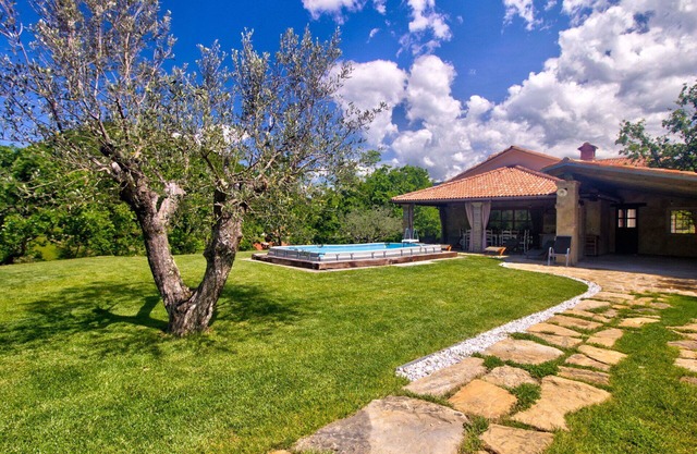 Lovely apartment with A/C, WIFI, private pool, TV, terrace, pets allowed and panoramic view