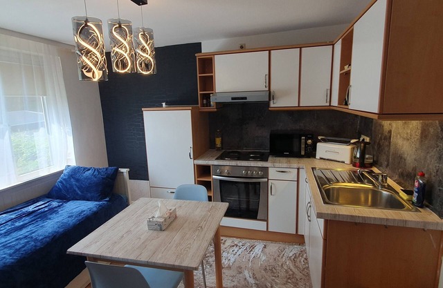 Lovely apartment with WiFi in vibrant Finkenwerder Center mit parkplatz