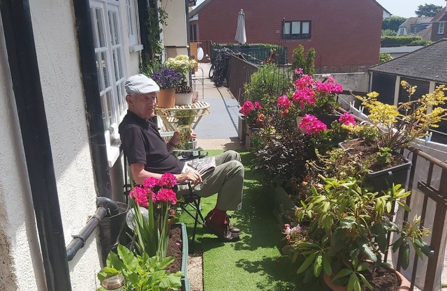 Lovely bright 1920s 4 bedroom apartment in heart of village and 100m from beach