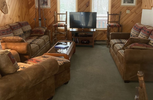 Lovely Chalet, ChimneyHill Community-Clubhouse 2 Pools/Hot tub, minutes to lake