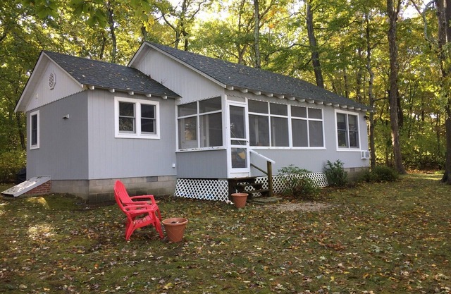 Lovely Cottage in the Heart of Long Island Wine country