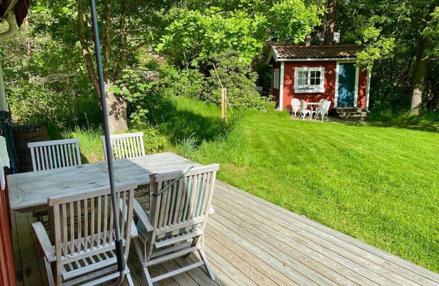 Lovely cottage 100 m from private Jetty