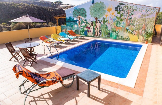 LOVELY COUNTRY HOUSE , PRIVATE HEATED POOL, BREADn OVEN ON FINCA NEAR THE SEA