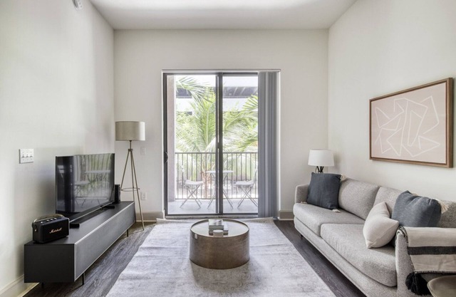 Lovely Doral 1 BR w/Gym & Pool, by Blueground