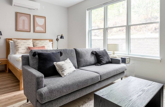 Lovely Dorchester Studio w/ W/D, by Savin Hill T