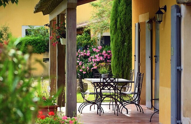 Lovely Farmhouse in the Heart of Vaucluse
