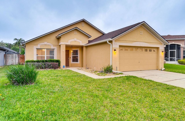Lovely Florida Retreat w/Lanai: 5 Mi to Riverwalk