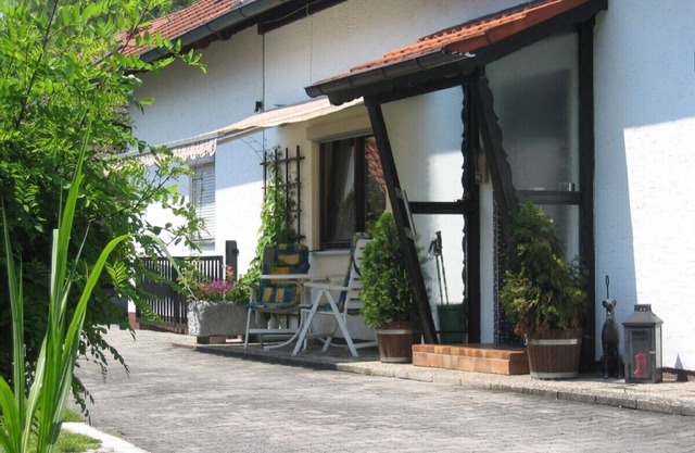 lovely furnished and quiet apartment, pets are welcome, recreative surrounding