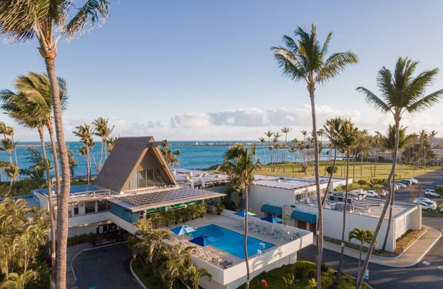 Lovely Hawaii Retreat | 3 Gorgeous Ocean View Rooms w/Pool and Beach Access