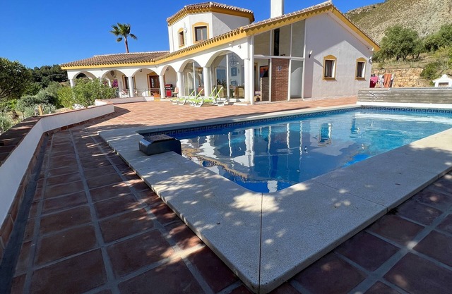 Lovely holiday home secluded in the mountains at Casarabonela