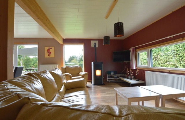 Lovely Holiday Home in Waimes with Sauna