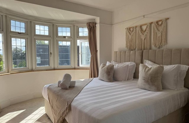 Lovely Home 2 Parking Spaces | Castle & High St