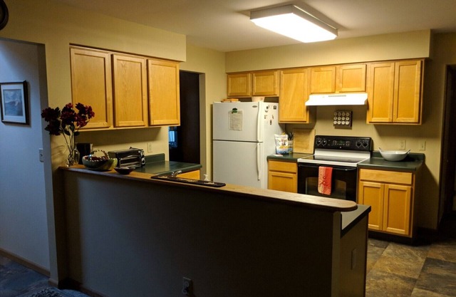 Lovely Home In A Great Neighborhood! Close to Saratoga, Lakes & Parks!