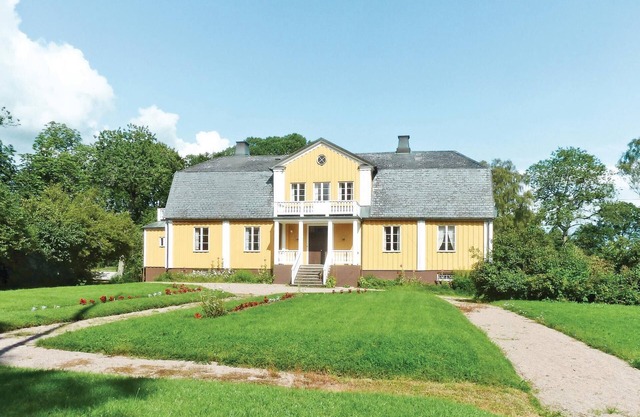 Lovely home in älmhult with kitchen