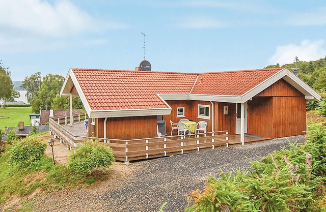 Lovely home in Børkop with kitchen