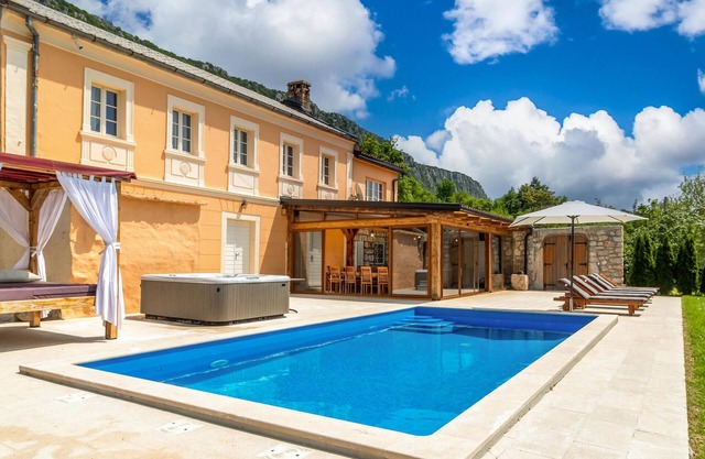 Lovely home in Bribir