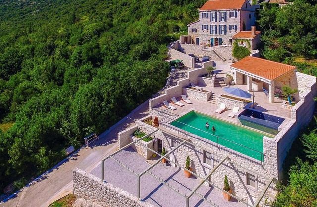 Lovely home in Gornja Vrucica