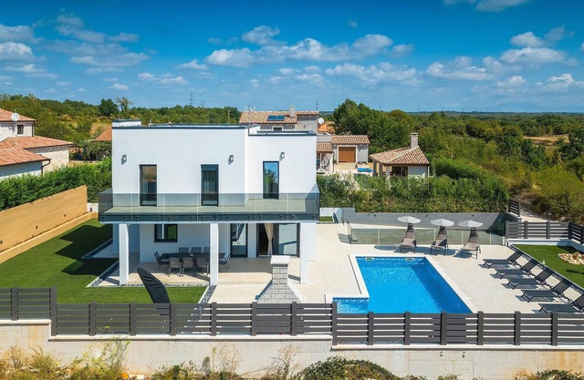Lovely home in Marcana