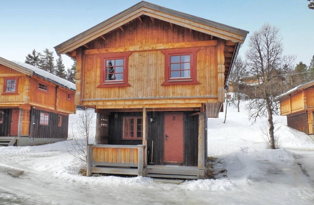 Lovely home in Ringebu with kitchen