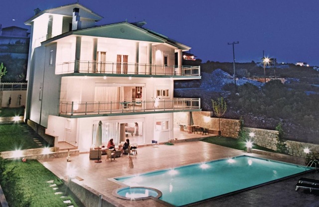 Lovely home in Theologos