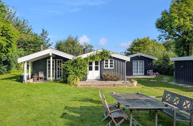 Lovely home in Vejby with kitchen
