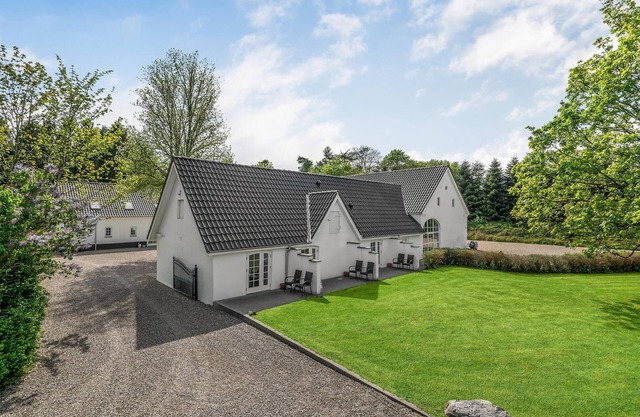 Lovely home in Vorbasse with kitchen