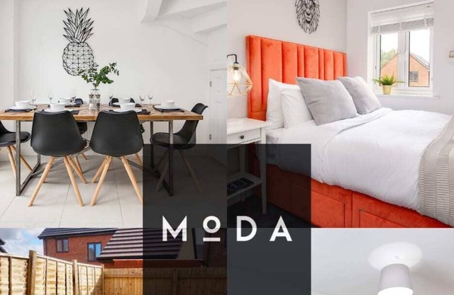 Lovely house! CLOSE TO AIRPORT & NEC - Can sleep 12! - w/Parking, Netflix & PS4